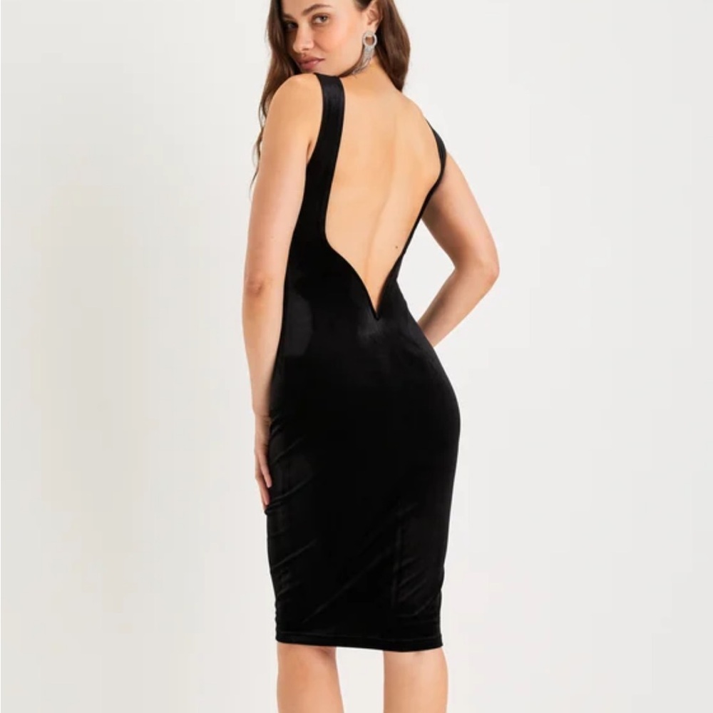 Elegant Black Backless Dress